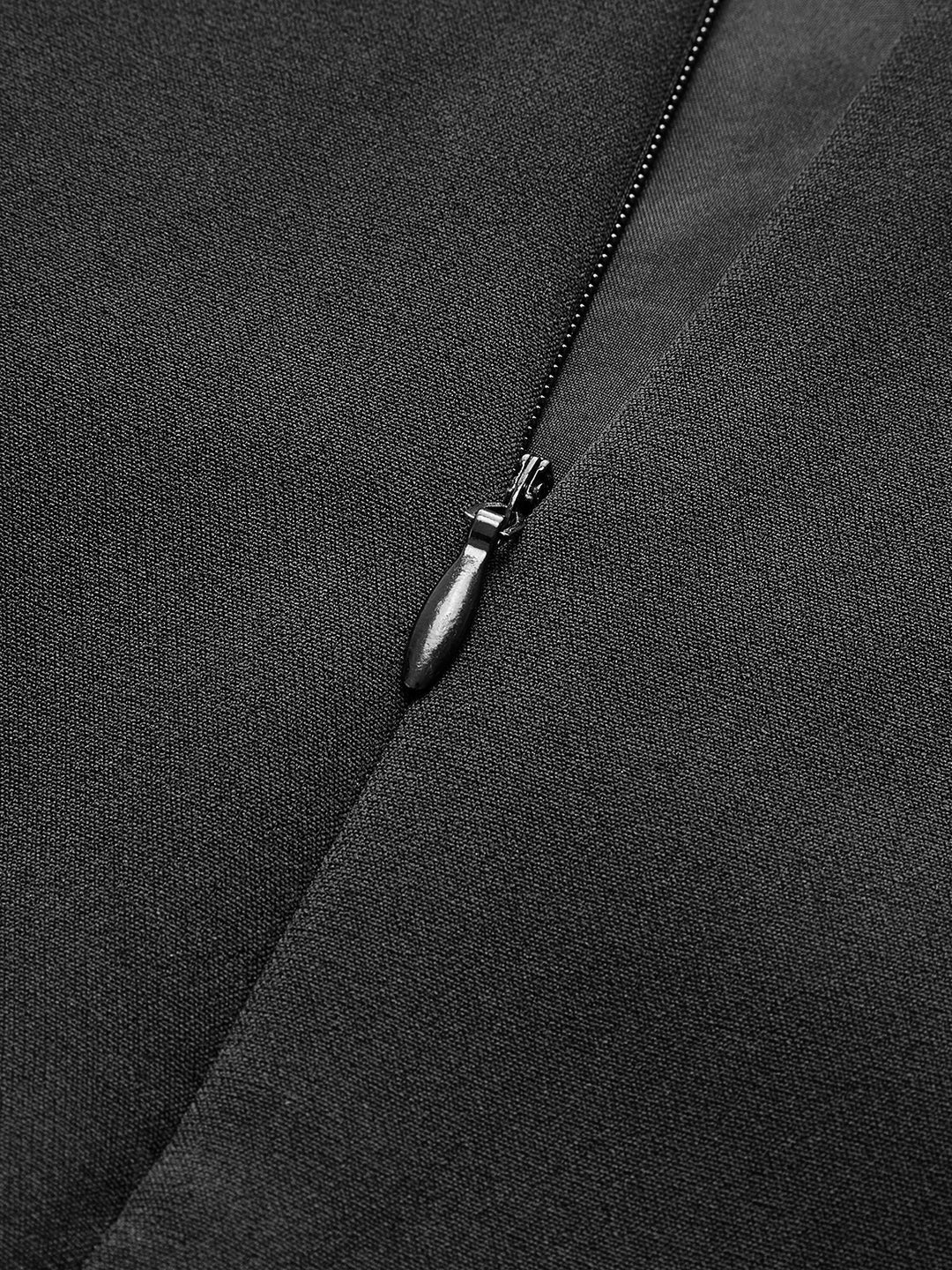 Elegant Solid Kjole med Halterneck