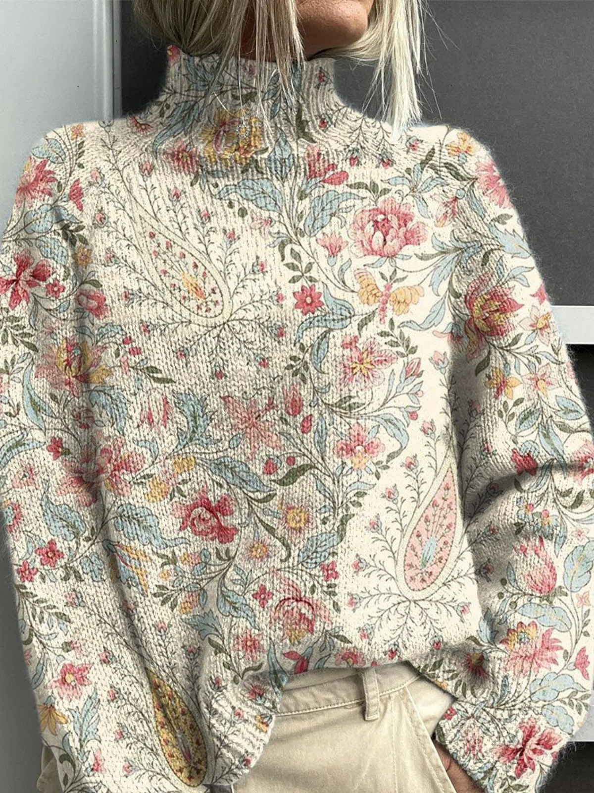 Julia | Vintage Paisley Turtleneck Genser