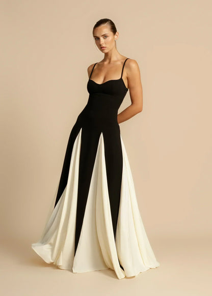 Oshrit™ | Elegant Kontrast Volanger Maxi Kjole