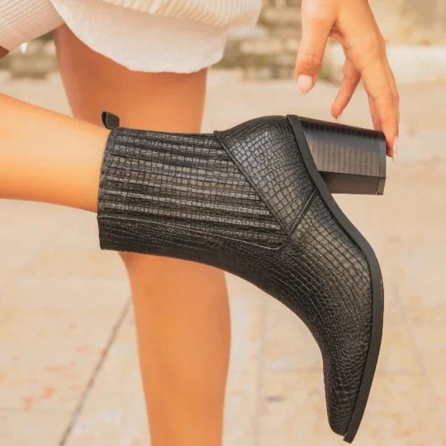 Monika Svarte Støvler