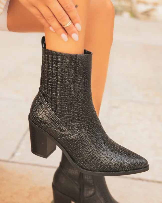 Monika Svarte Støvler